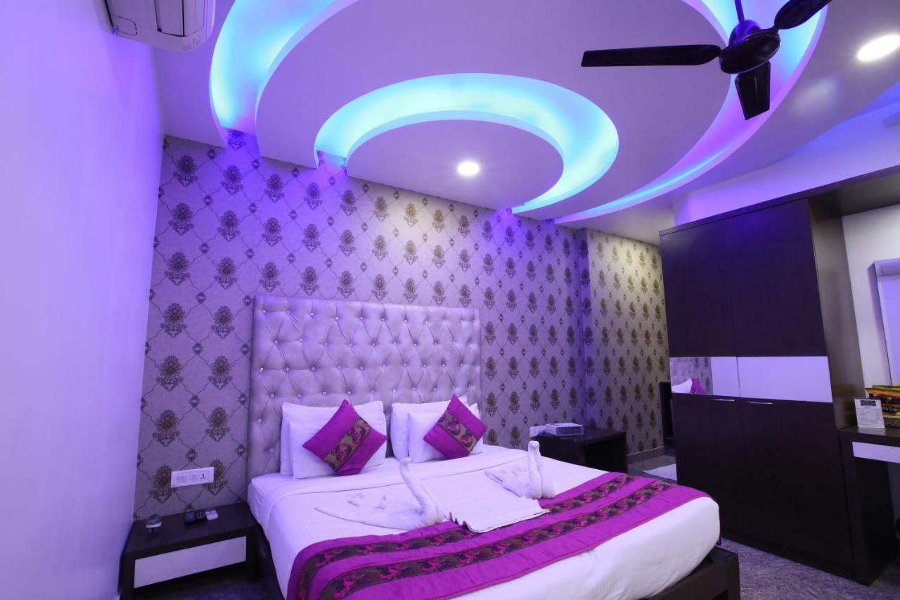 Hotel Surya International Delhi Zewnętrze zdjęcie
