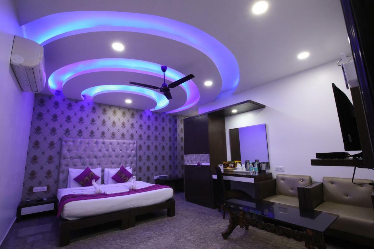 Hotel Surya International Delhi Zewnętrze zdjęcie
